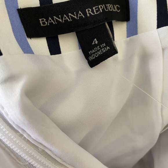 NWT Banana Republic Blue and White Midi A-Line Striped Skirt Lined, Zip, size 4 - Picture 5 of 7